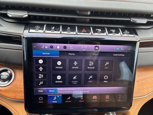 Used 2025 Jeep Grand Cherokee Summit w/ Adv Protech Group IV AWD/4WD image 28