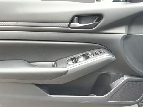 Certified 2025 Nissan Altima 2.5 S FWD image 13
