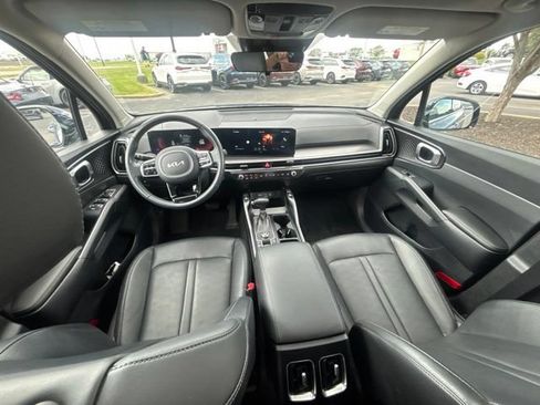 Used 2024 Kia Sorento S w/ Panoramic Sunroof Package FWD image 12