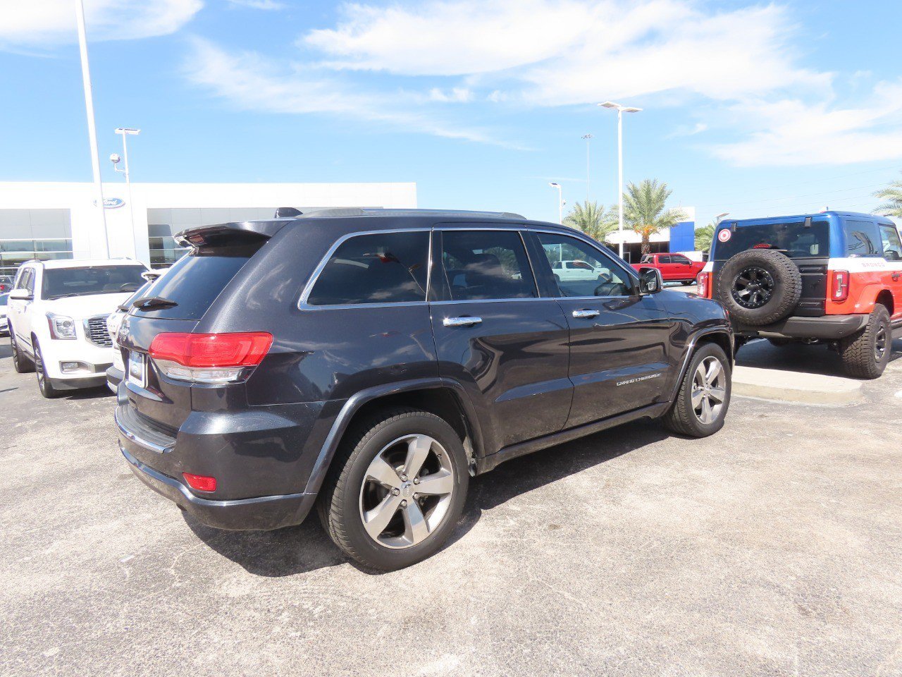 Used 2015 Jeep Grand Cherokee Overland RWD image 11