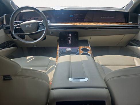 Used 2025 Cadillac Escalade Sport Platinum w/ LPO, Floor Liner Package AWD/4WD image 3