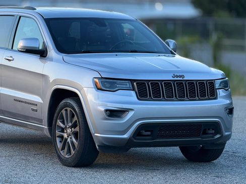 Used 2017 Jeep Grand Cherokee Limited 75th Anniversary AWD/4WD image 15