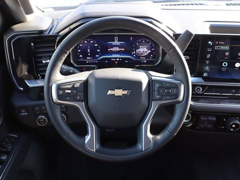 Used 2024 Chevrolet Silverado 3500 LTZ image 23