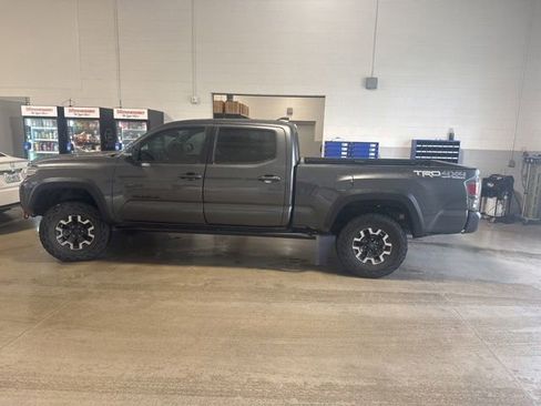 Used 2020 Toyota Tacoma TRD Off-Road w/ Technology Package AWD/4WD image 5