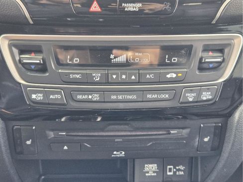 Used 2021 Honda Pilot Touring image 15
