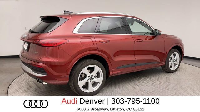 Used 2025 Audi Q5 Premium w/ Premium Plus AWD/4WD image 2