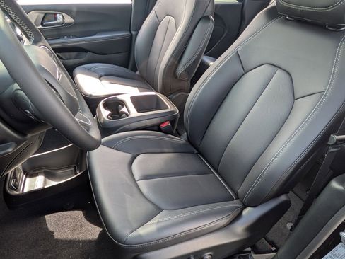 New 2026 Chrysler Voyager LX FWD image 27