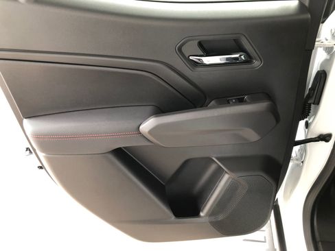 Used 2025 Chevrolet Colorado Z71 w/ Technology Package image 13