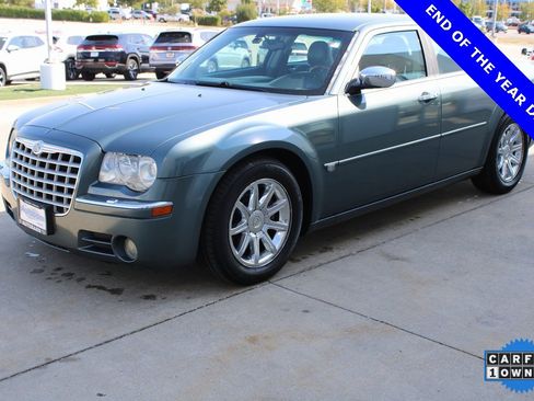 Used 2005 Chrysler 300 C w/ Navigation & Sound Group II image 3