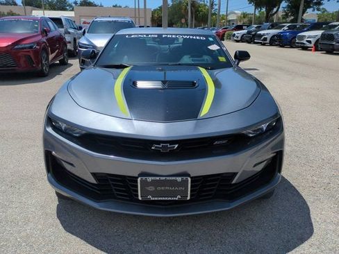 Used 2020 Chevrolet Camaro SS RWD image 9