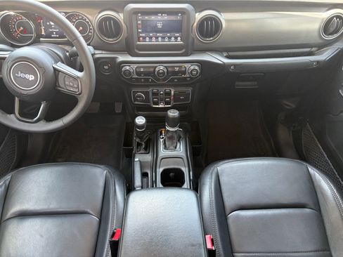 Used 2023 Jeep Gladiator Sport AWD/4WD image 2