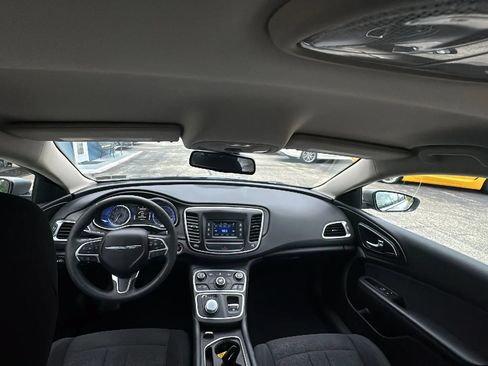 Used 2016 Chrysler 200 Limited FWD image 5