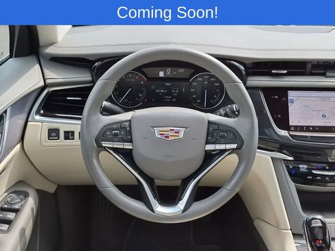 Used 2025 Cadillac XT6 Premium Luxury AWD/4WD image 23