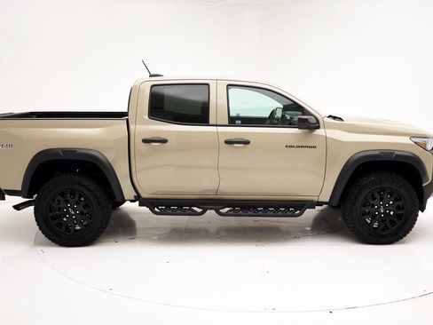 Used 2024 Chevrolet Colorado Trail Boss w/ Advanced Trailering Package image 2