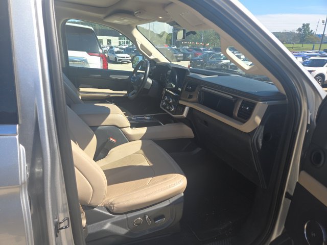 Used 2024 Ford Expedition Max Limited AWD/4WD image 36