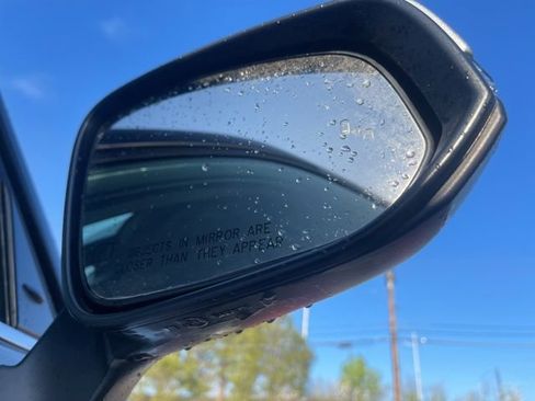 Used 2024 Toyota Highlander XLE image 31