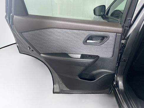 Used 2023 Nissan Rogue SV image 25