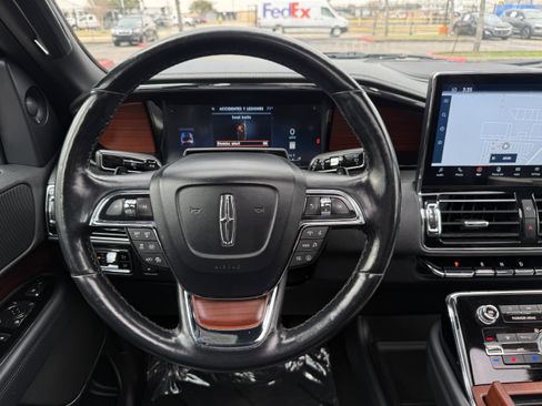 Used 2023 Lincoln Navigator Reserve image 19