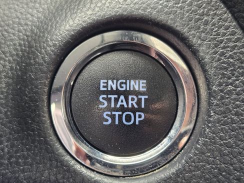 Used 2021 Toyota RAV4 XLE w/ Convenience Package image 18