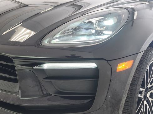 Used 2022 Porsche Macan AWD/4WD image 9