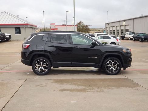 New 2026 Jeep Compass Limited image 7