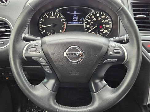 Used 2018 Nissan Pathfinder SL FWD image 29