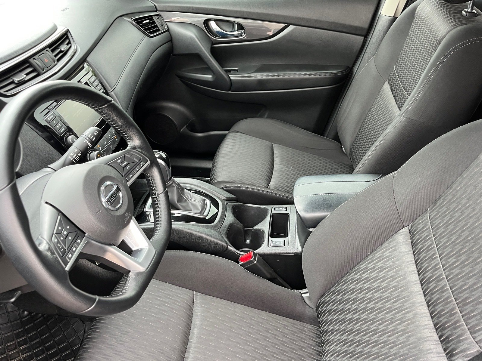 Used 2020 Nissan Rogue S w/ Special Edition Package FWD image 17