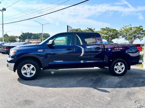 Used 2012 Toyota Tundra 4x4 CrewMax w/ SR5 Pkg image 7