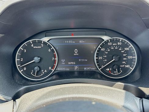 Used 2024 Nissan Altima 2.5 SV FWD image 15