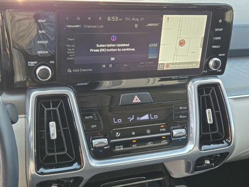 Certified 2024 Kia Sorento SX Prestige AWD/4WD image 21