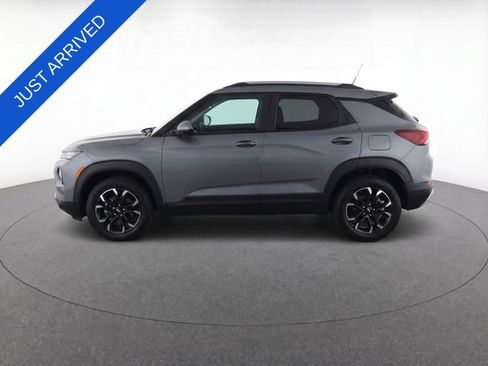 Used 2021 Chevrolet TrailBlazer LT w/ Sun and Liftgate Package image 4