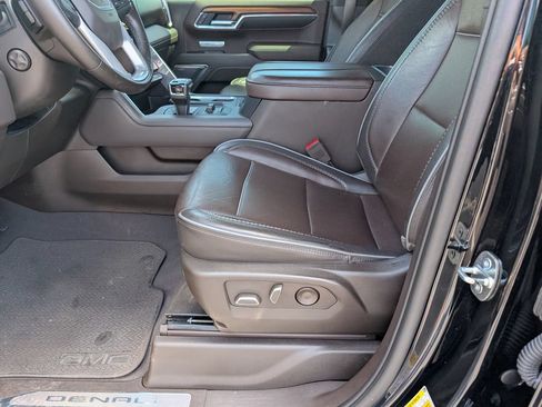 Used 2023 GMC Sierra 1500 Denali w/ Technology Package AWD/4WD image 11