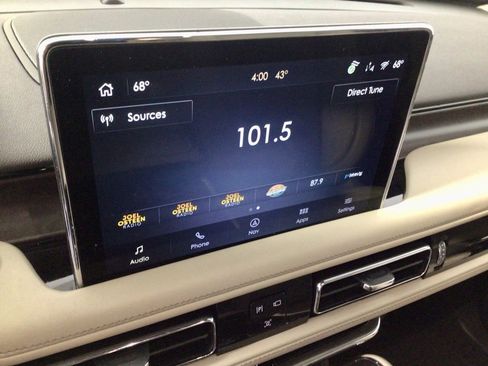 Used 2023 Lincoln Aviator Reserve w/ Equipment Group 201A image 19