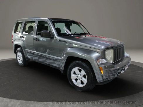 Used 2012 Jeep Liberty Sport image 2
