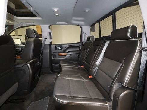 Used 2018 Chevrolet Silverado 1500 High Country image 15