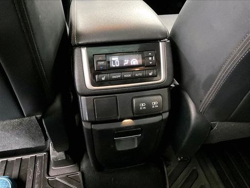 Used 2021 Subaru Ascent Limited w/ Technology Package AWD/4WD image 28
