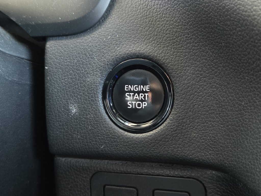 Used 2025 Toyota Tundra Limited w/ Power Package AWD/4WD image 21