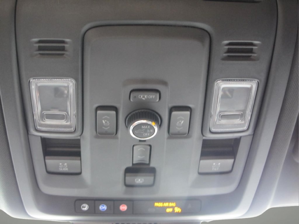 Certified 2025 Chevrolet Tahoe Premier RWD image 20