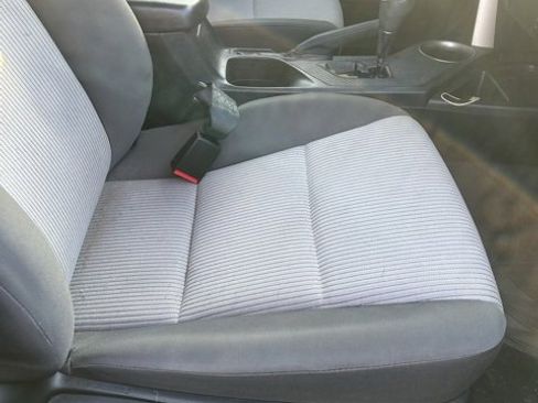 Used 2014 Toyota RAV4 LE image 9