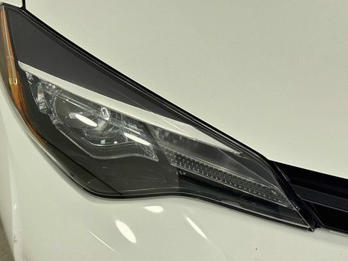 Used 2018 Toyota Corolla LE FWD image 31