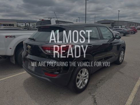 Used 2023 Chevrolet TrailBlazer LS FWD image 4