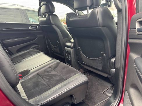 Used 2018 Jeep Grand Cherokee Laredo image 17