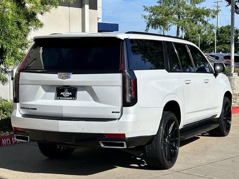 Used 2022 Cadillac Escalade ESV Premium Luxury AWD/4WD image 4