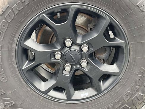 Used 2022 Jeep Wrangler Unlimited Sport image 14