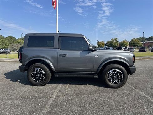 Used 2022 Ford Bronco Outer Banks image 7