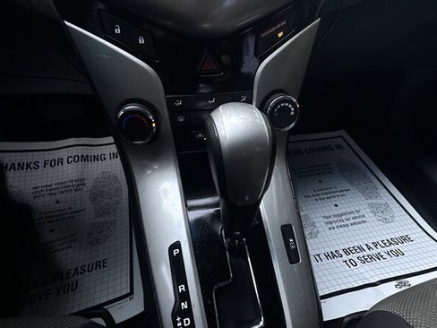 Used 2014 Chevrolet Cruze LS image 16