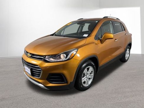 Used 2017 Chevrolet Trax LT w/ Sun & Sound Package image 25