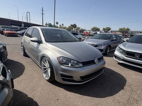 Used 2016 Volkswagen Golf SE FWD image 3