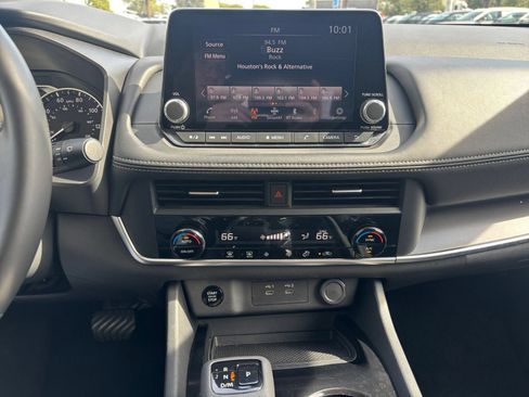 Used 2026 Nissan Rogue SV FWD image 17