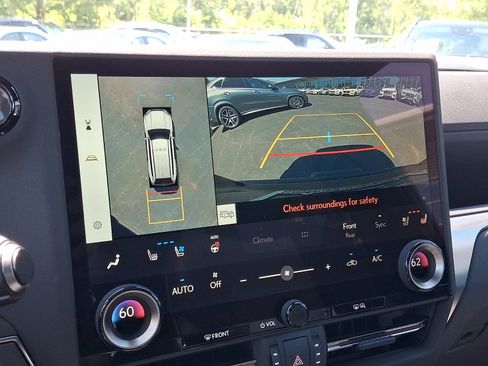 Used 2025 Lexus GX 550 w/ Accessory Package (2T) AWD/4WD image 19